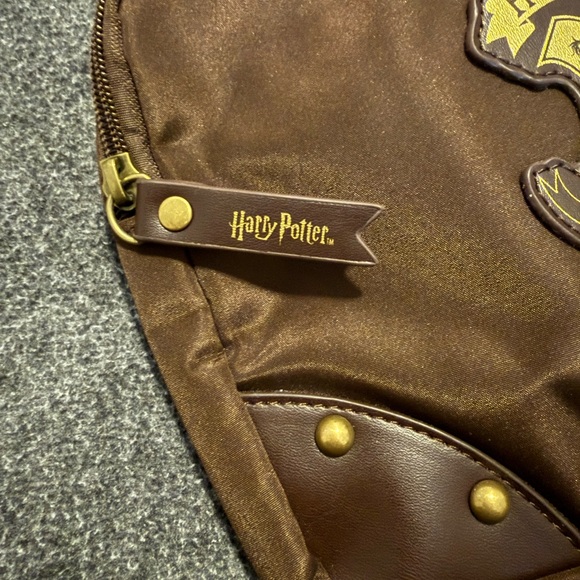 RARE Harry Potter Hogwarts Backpack with Detachable Cross Body Bag Imaginarium - Picture 4 of 11
